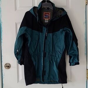 LL Bean Mountain Guide Gore-Tex, hooded, zip front  fully  lined rain jacket.